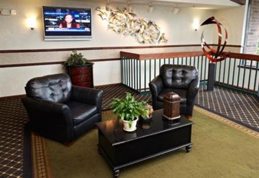 фото отеля LivINN Hotel Fridley