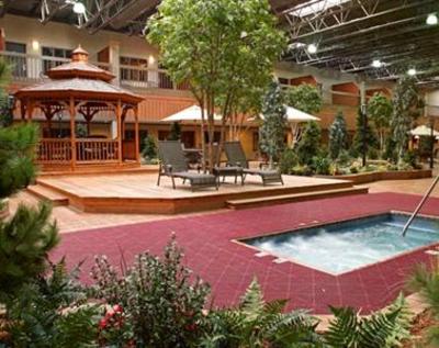фото отеля LivINN Hotel Fridley