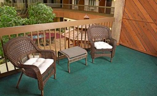 фото отеля LivINN Hotel Fridley