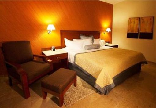 фото отеля Wyndham Garden Colima