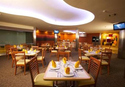 фото отеля Wyndham Garden Colima