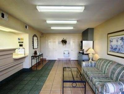 фото отеля Travelodge Inn and Suites Pensacola