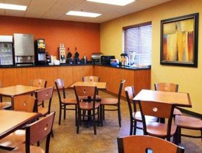 фото отеля Super 8 Blaine Mpls St. Paul Area