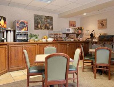 фото отеля Baymont Inn and Suites Milwaukee Grafton