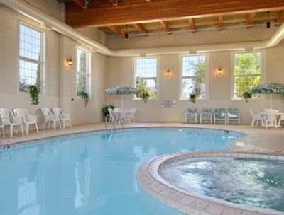 фото отеля Baymont Inn and Suites Milwaukee Grafton