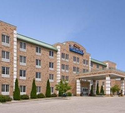 фото отеля Baymont Inn and Suites Milwaukee Grafton