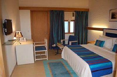 фото отеля Peerless Sarovar Portico
