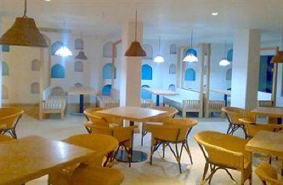 фото отеля Peerless Sarovar Portico