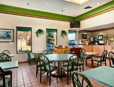 фото отеля Ramada Hall of Fame Canton