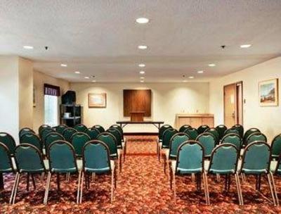 фото отеля Ramada Hall of Fame Canton