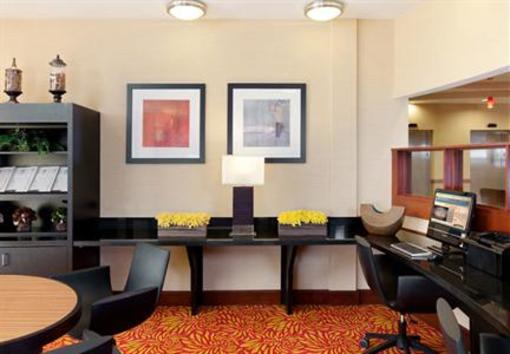 фото отеля Courtyard Houston Pearland
