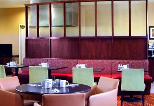 фото отеля Courtyard Houston Pearland