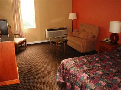 фото отеля Royal American Motor Inn Hotel