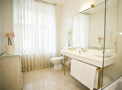 фото отеля The Narutis Hotel