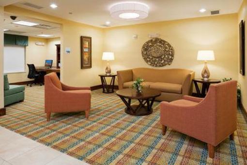 фото отеля Holiday Inn Express Hotel & Suites Greensboro - Airport Area