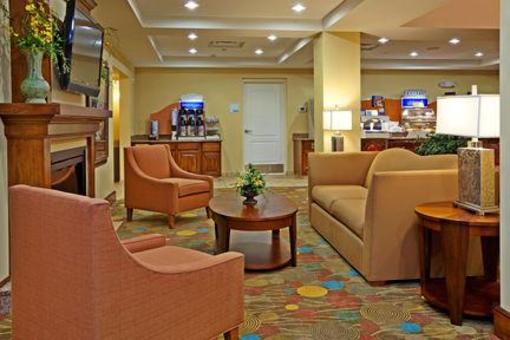 фото отеля Holiday Inn Express Hotel & Suites Greensboro - Airport Area