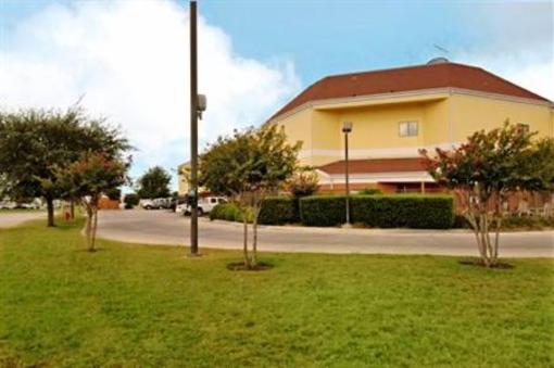 фото отеля Red Roof Inn San Antonio West Sea World
