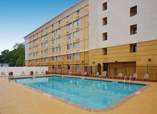 фото отеля Comfort Inn & Suites Airport North