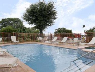 фото отеля Days Inn Airport San Antonio