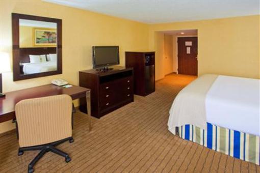 фото отеля Holiday Inn Solomons Conference Center and Marina