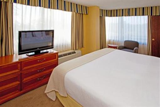 фото отеля Holiday Inn Solomons Conference Center and Marina