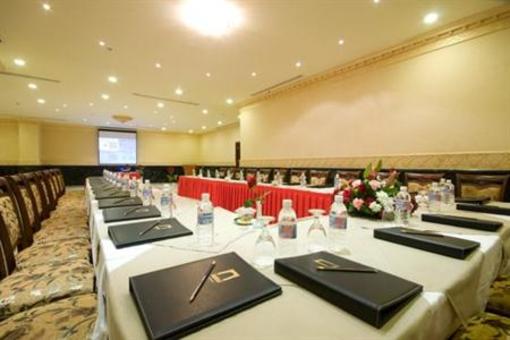 фото отеля Al Safwah Royale Orchid Hotel - Al Jewar
