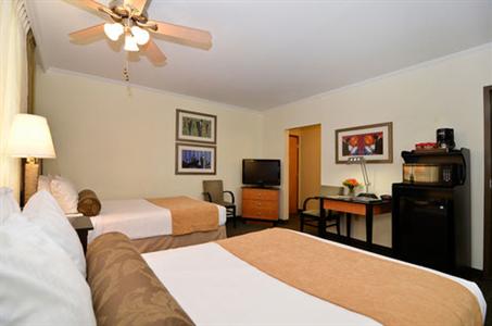 фото отеля BEST WESTERN PLUS St. Charles Inn