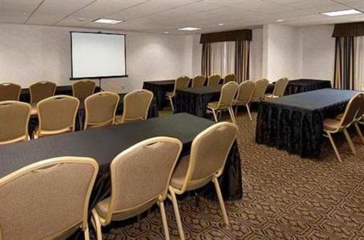 фото отеля Holiday Inn Express Hotel & Suites San Antonio I-90 Northwest