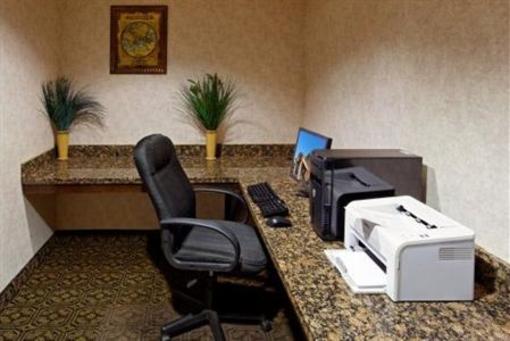 фото отеля Holiday Inn Express Hotel & Suites San Antonio I-90 Northwest