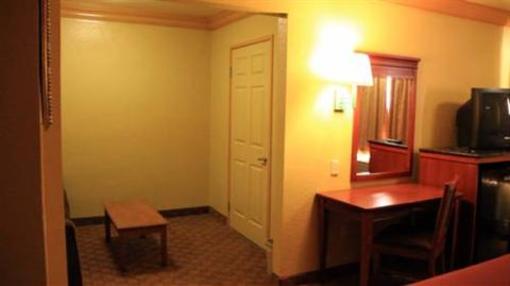 фото отеля Vagabond Inn Executive Hollywood Los Angeles