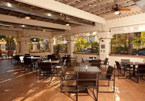 фото отеля Courtyard San Diego Old Town