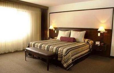 фото отеля Conquistadores Hotel & Suites