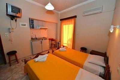 фото отеля Family Bikakis Apartments Kissamos