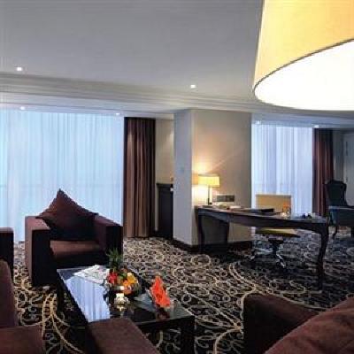 фото отеля Mövenpick Hotel Ho Chi Minh City