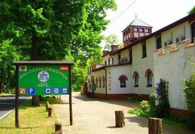 фото отеля Hotel Waldschlösschen Mittenwalde