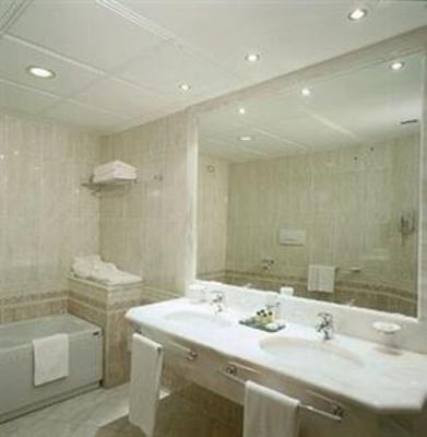 фото отеля Grand Hotel Vanvitelli Marcianise