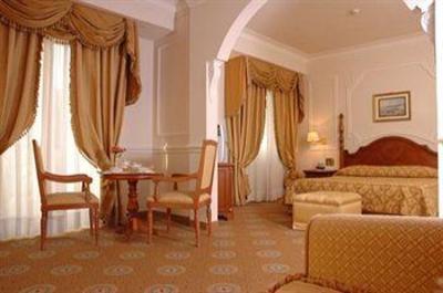 фото отеля Grand Hotel Vanvitelli Marcianise