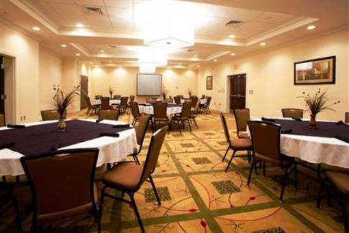 фото отеля Holiday Inn Statesboro South