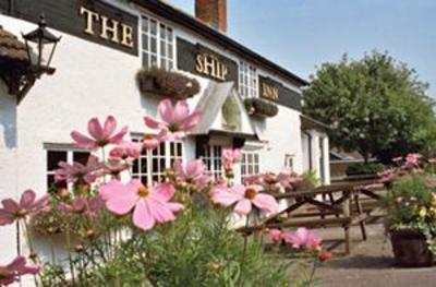 фото отеля The Ship Inn Burcombe