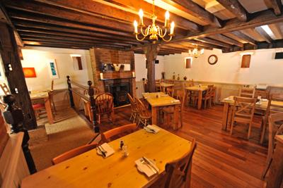 фото отеля The Ship Inn Burcombe