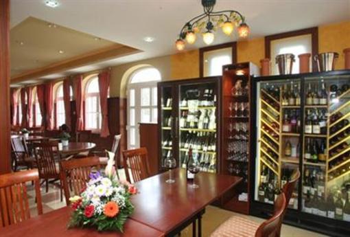 фото отеля Aranykorona Restaurant and Hotel