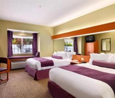 фото отеля GuestHouse Inn & Suites Elma