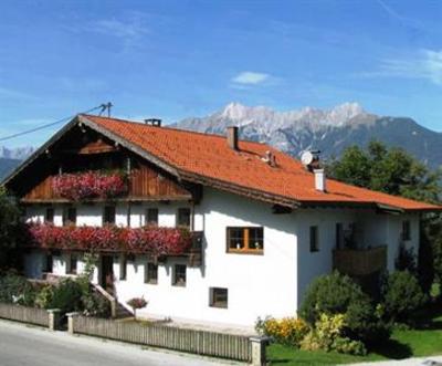 фото отеля Vitalhof Tunelhof Familie Sponring Apartment Weerberg