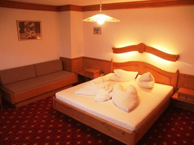 фото отеля Malerhaus Hotel Fügen