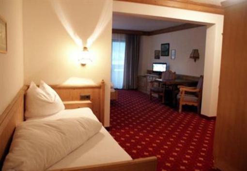 фото отеля Malerhaus Hotel Fügen