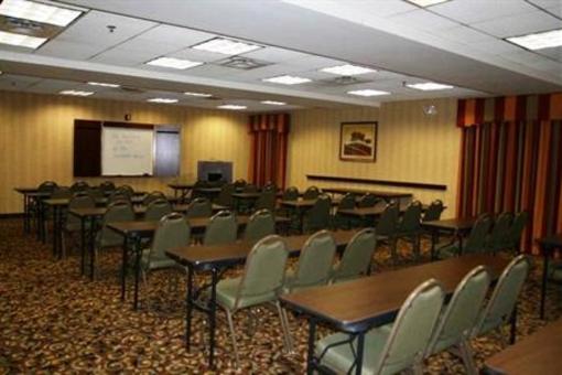 фото отеля Hampton Inn Adel