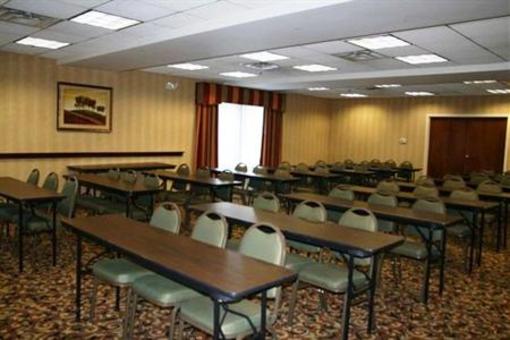 фото отеля Hampton Inn Adel