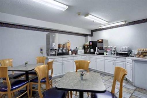 фото отеля Mt. Pleasant Inn & Suites