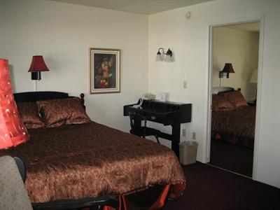 фото отеля Continental Inn Cheboygan