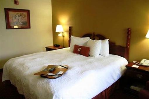 фото отеля Hampton Inn Louisville I-65 @ Brooks Rd.